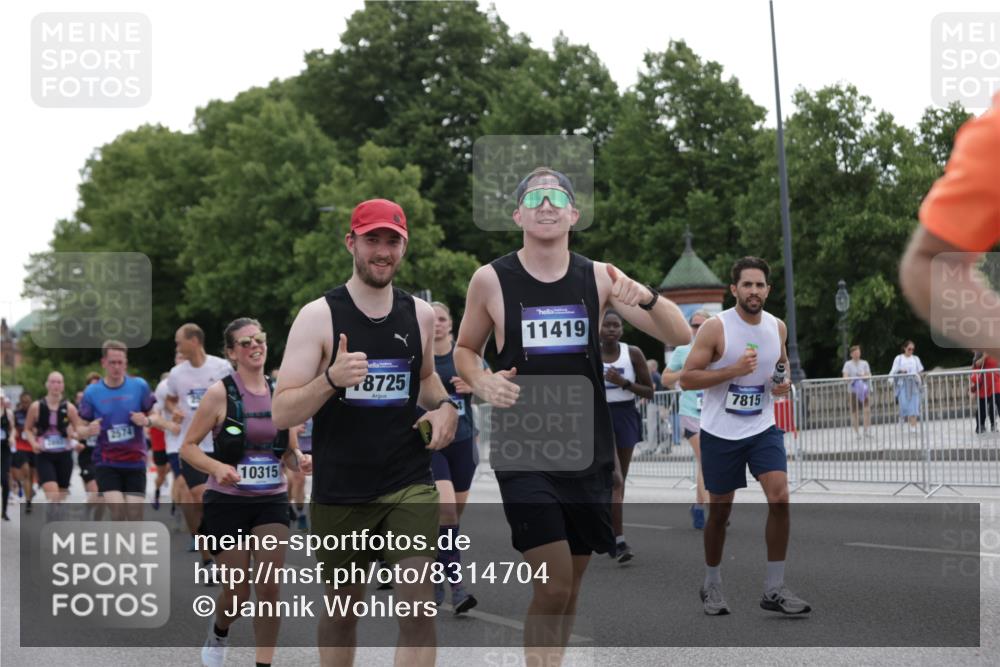 29.06.2025 - hella hamburg halbmarathon Jannik Wohlers http://msf.ph/oto/8314704 29.06.2025 10:38:45 Lombardsbrücke 1760, 2092, 2524, 2534, 2571, 2574, 2843, 2893, 2998, 3727, 3745, 4410, 4523, 4659, 4882, 6062, 6112, 6611, 7341, 7506, 7589, 7815, 8243, 8457, 8783, 9420, 9446, 9974, 9977, 10001, 10072, 10315, 10516, 10696, 11201, 11313, 11533, 12090, 12092, 12391, 12410, 12745, 13060, 13922, 14856, 14871, 14956, 15112, 15262, 15765, 16335, 16382, 16388, 16841, 16869, 16883, 16884, 17313, 17368, 17536 meine-sportfotos.de