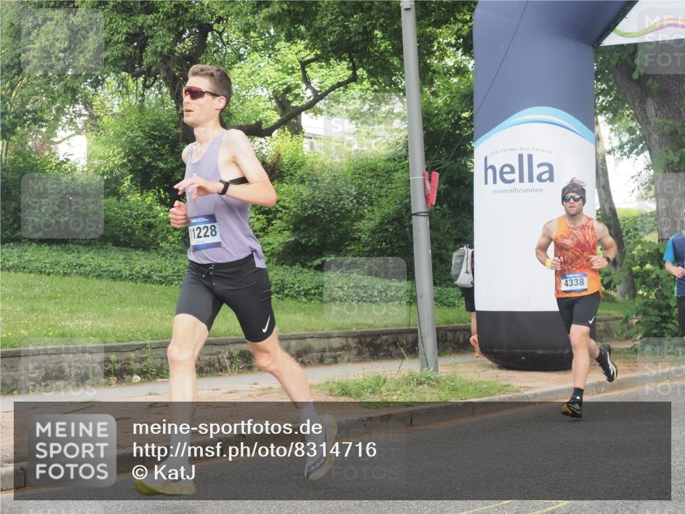 29.06.2025 - hella hamburg halbmarathon KatJ http://msf.ph/oto/8314716 29.06.2025 10:15:42 Zwischen KM18-KM19 4338, 8376 meine-sportfotos.de
