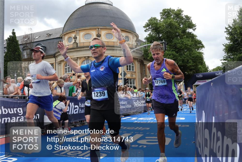 29.06.2025 - hella hamburg halbmarathon Strokosch-Dieckow http://msf.ph/oto/8314743 29.06.2025 10:57:39 Ziel 1239, 1715, 1719, 1972, 2236, 2606, 2652, 4502, 5391, 5457, 5458, 7833, 10133, 12440, 12774, 13523, 14571, 14737, 14951, 15217, 15220, 16418, 17201, 17455, 17769, 17814, 18388, 18508, 18727, 18985 meine-sportfotos.de