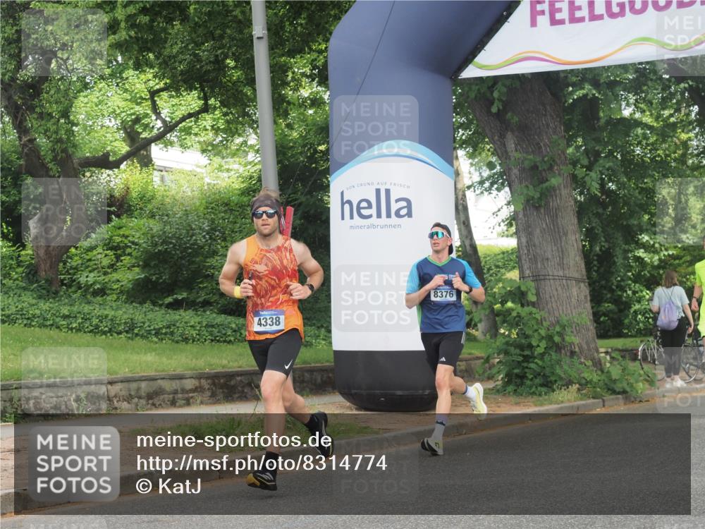 29.06.2025 - hella hamburg halbmarathon KatJ http://msf.ph/oto/8314774 29.06.2025 10:15:43 Zwischen KM18-KM19 4338, 8376 meine-sportfotos.de