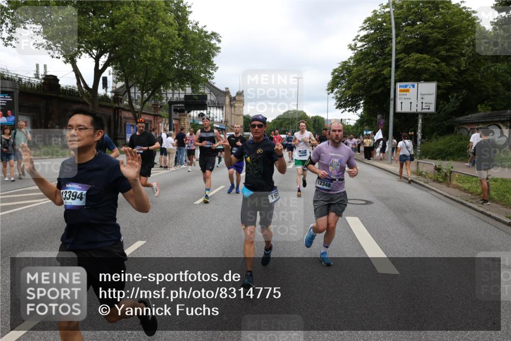29.06.2025 - hella hamburg halbmarathon Yannick Fuchs http://msf.ph/oto/8314775 29.06.2025 10:50:44 20KM 1485, 1583, 1955, 2034, 2741, 3413, 3435, 3836, 4940, 5033, 5418, 5492, 6399, 6416, 6835, 7716, 8393, 8542, 8652, 8669, 8825, 9488, 9727, 9820, 9884, 9907, 9934, 10133, 10212, 11083, 11212, 11590, 11612, 12014, 12348, 12440, 12523, 12590, 12712, 13394, 13666, 13750, 13863, 14139, 14369, 14408, 14678, 15097, 15145, 15431, 15695, 15712, 15726, 16113, 16257, 16261, 16470, 16634, 17617, 17779, 18208, 18652, 18719, 18899, 19091, 19184 meine-sportfotos.de