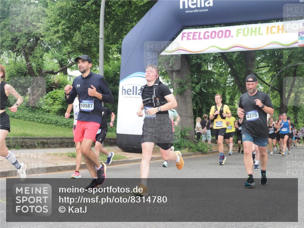 29.06.2025 - hella hamburg halbmarathon KatJ http://msf.ph/oto/8314780 29.06.2025 10:45:14 Zwischen KM18-KM19 4319, 4379, 6531, 8744 meine-sportfotos.de