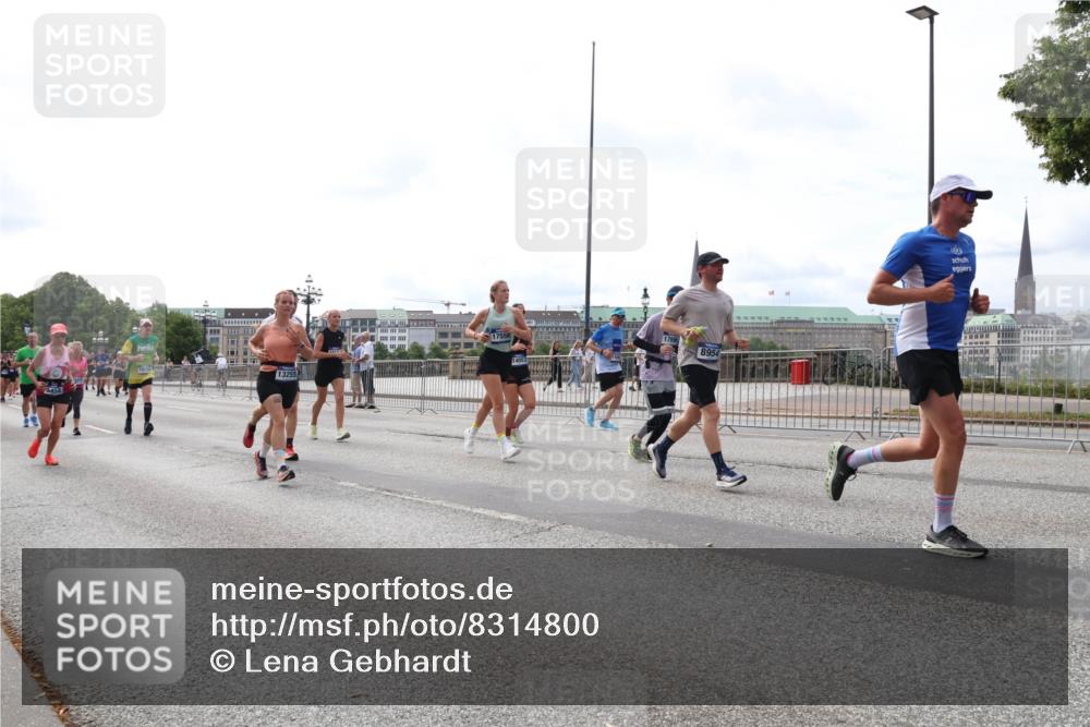 29.06.2025 - hella hamburg halbmarathon Lena Gebhardt http://msf.ph/oto/8314800 29.06.2025 10:22:16 Lombardsbrücke 13255, 17550, 1769, 8954, 1003, 1158, 1187, 1191, 1250, 1294, 1419, 1598, 1958, 1963, 2009, 2022, 2063, 2172, 2315, 2351, 2353, 2514, 2744, 3050, 3108, 3172, 3430, 3457, 3458, 3511, 3606, 3768, 3910, 3946, 3995, 4046, 4113, 4114, 4131, 4289, 4366, 4556, 4559, 4829, 4969, 4970, 5079, 5641, 5838, 6030, 6048, 6049, 6303, 6307, 6347, 6676, 6820, 6826, 6881, 6977, 7075, 7097, 7162, 7672, 7794, 8431, 8511, 8855, 8860, 8884, 8954, 8959, 9002, 9062 meine-sportfotos.de