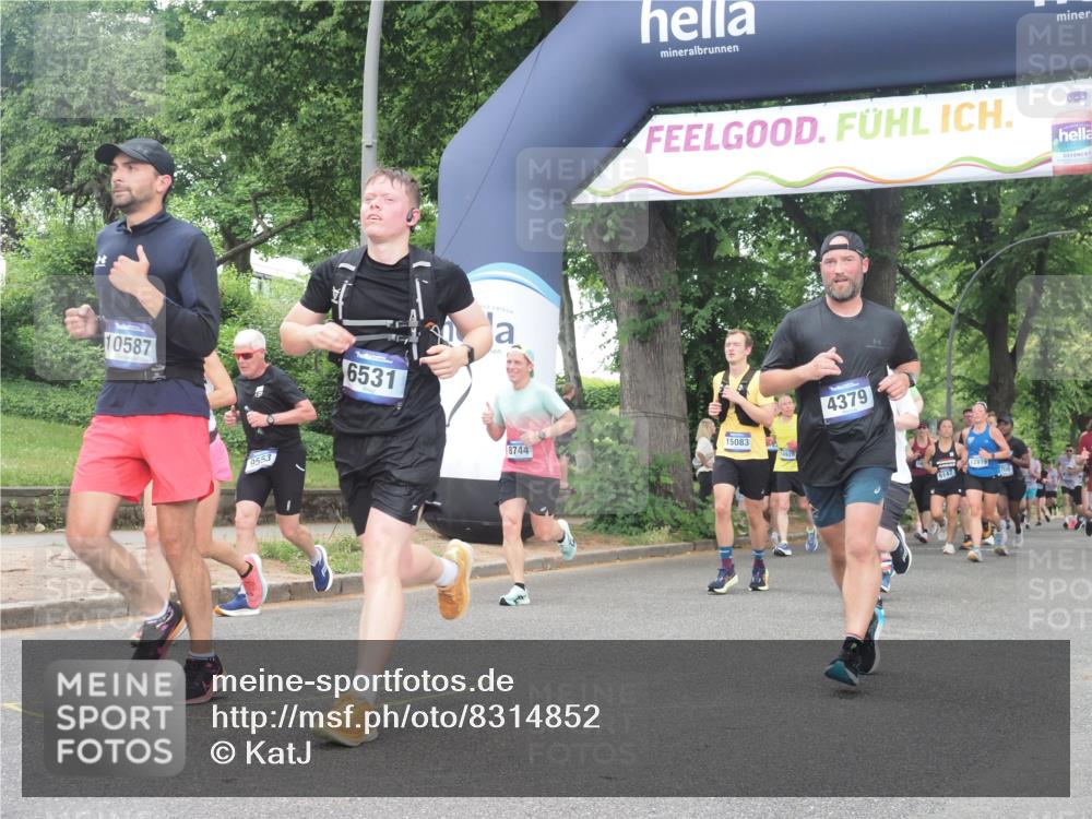 29.06.2025 - hella hamburg halbmarathon KatJ http://msf.ph/oto/8314852 29.06.2025 10:45:14 Zwischen KM18-KM19 4319, 4379, 6531, 8744 meine-sportfotos.de