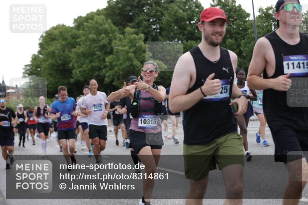 29.06.2025 - hella hamburg halbmarathon Jannik Wohlers http://msf.ph/oto/8314861 29.06.2025 10:38:46 Lombardsbrücke 1760, 1856, 2092, 2534, 2571, 2574, 2843, 2893, 2998, 3275, 3727, 3745, 4410, 4523, 4659, 4882, 6062, 6112, 6611, 7341, 7506, 7589, 7815, 8243, 8457, 9420, 9446, 9974, 9977, 10001, 10072, 10315, 10516, 10696, 11129, 11201, 11313, 11533, 12090, 12092, 12391, 12410, 12745, 13060, 13922, 14856, 14871, 14956, 15112, 15262, 15765, 16335, 16382, 16388, 16841, 16866, 16869, 16883, 16884, 17313, 17368, 17536 meine-sportfotos.de