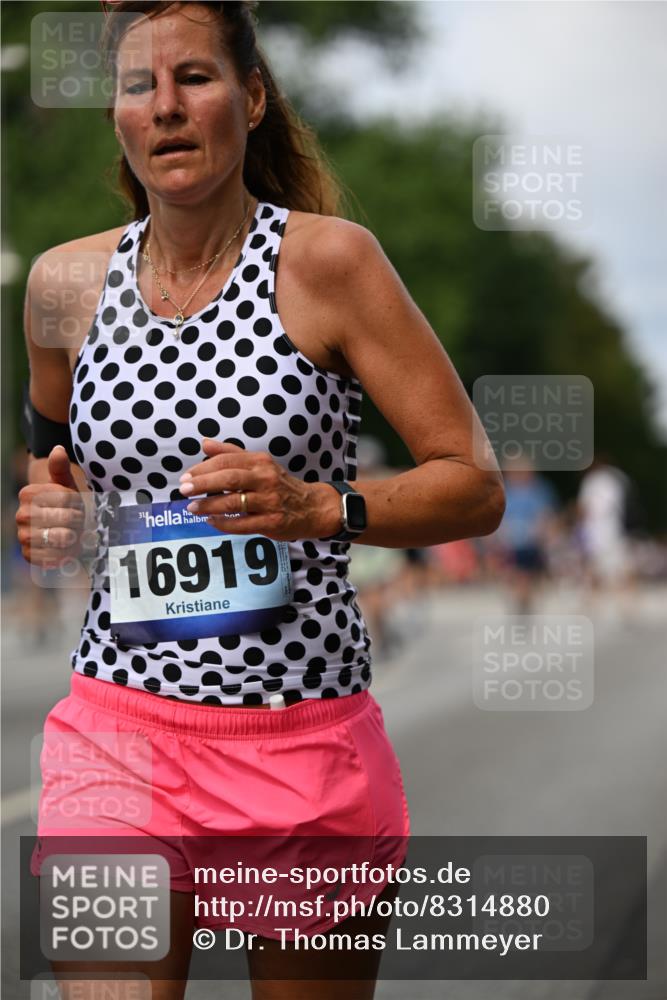 29.06.2025 - hella hamburg halbmarathon Dr. Thomas Lammeyer http://msf.ph/oto/8314880 29.06.2025 10:38:40 Kennedybrücke 1025, 1705, 2376, 2510, 2511, 2751, 2801, 3145, 3420, 3829, 4479, 4540, 4942, 5609, 6034, 6105, 6109, 6718, 6727, 6843, 7324, 7329, 7644, 8021, 8202, 8589, 8965, 9379, 9448, 9514, 10674, 11122, 11245, 11432 meine-sportfotos.de
