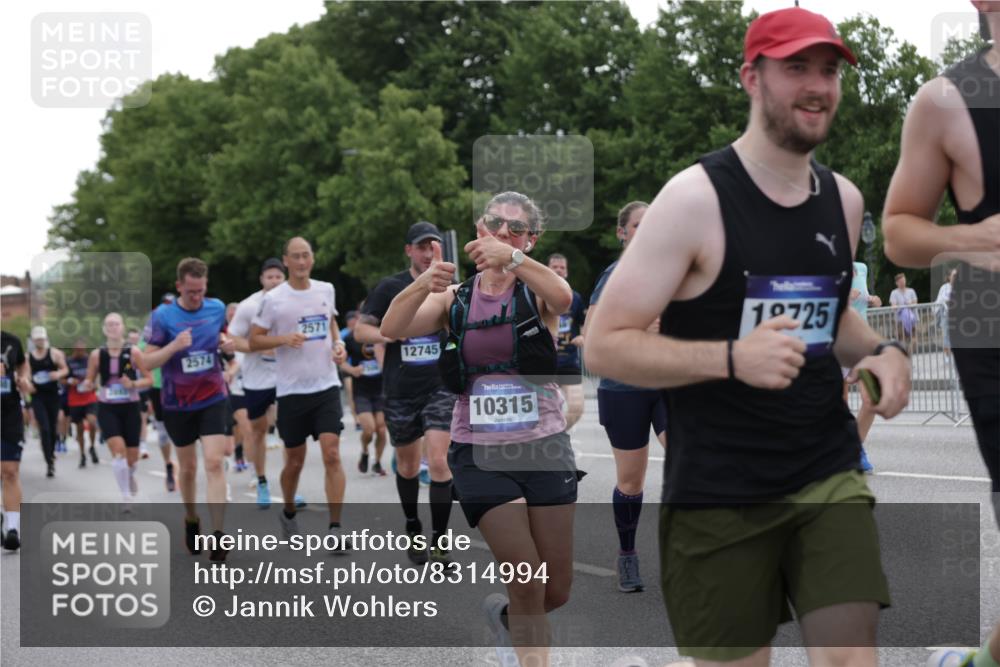 29.06.2025 - hella hamburg halbmarathon Jannik Wohlers http://msf.ph/oto/8314994 29.06.2025 10:38:46 Lombardsbrücke 1760, 1856, 2092, 2534, 2571, 2574, 2843, 2893, 2998, 3275, 3727, 3745, 4410, 4523, 4659, 4882, 6062, 6112, 6611, 7341, 7506, 7589, 7815, 8243, 8457, 9420, 9446, 9974, 9977, 10001, 10072, 10315, 10516, 10696, 11129, 11201, 11313, 11533, 12090, 12092, 12391, 12410, 12745, 13060, 13922, 14856, 14871, 14956, 15112, 15262, 15765, 16335, 16382, 16388, 16841, 16866, 16869, 16883, 16884, 17313, 17368, 17536 meine-sportfotos.de