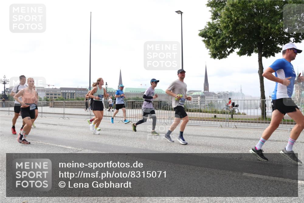 29.06.2025 - hella hamburg halbmarathon Lena Gebhardt http://msf.ph/oto/8315071 29.06.2025 10:22:16 Lombardsbrücke 13255, 895, 1003, 1158, 1187, 1191, 1250, 1294, 1419, 1598, 1958, 1963, 2009, 2022, 2063, 2172, 2315, 2351, 2353, 2514, 2744, 3050, 3108, 3172, 3430, 3457, 3458, 3511, 3606, 3768, 3910, 3946, 3995, 4046, 4113, 4114, 4131, 4289, 4366, 4556, 4559, 4829, 4969, 4970, 5079, 5641, 5838, 6030, 6048, 6049, 6303, 6307, 6347, 6676, 6820, 6826, 6881, 6977, 7075, 7097, 7162, 7672, 7794, 8431, 8511, 8855, 8860, 8884, 8954, 8959, 9002, 9062 meine-sportfotos.de