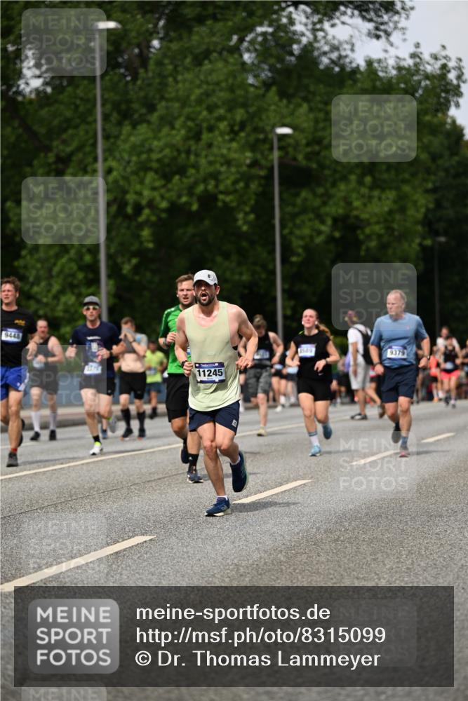 29.06.2025 - hella hamburg halbmarathon Dr. Thomas Lammeyer http://msf.ph/oto/8315099 29.06.2025 10:38:43 Kennedybrücke 1025, 1705, 2355, 2376, 2510, 2511, 2751, 2801, 3145, 3420, 3829, 4479, 4540, 4942, 5609, 6034, 6105, 6171, 6310, 6329, 6718, 6727, 6843, 7299, 7644, 8021, 8202, 8589, 8965, 9379, 9448, 9514, 10674, 11122, 11245 meine-sportfotos.de