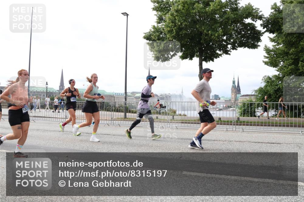 29.06.2025 - hella hamburg halbmarathon Lena Gebhardt http://msf.ph/oto/8315197 29.06.2025 10:22:17 Lombardsbrücke 13255, 14053, 1003, 1158, 1187, 1191, 1250, 1294, 1419, 1598, 1958, 1963, 2009, 2022, 2063, 2315, 2351, 2353, 2514, 2744, 2886, 3050, 3108, 3172, 3430, 3457, 3458, 3511, 3606, 3768, 3910, 3946, 3995, 4046, 4113, 4114, 4131, 4366, 4556, 4559, 4829, 4969, 4970, 5079, 5641, 5838, 6030, 6048, 6049, 6303, 6307, 6347, 6676, 6820, 6826, 6881, 6899, 6977, 7075, 7097, 7162, 7794, 8431, 8511, 8855, 8860, 8884, 8931, 8954, 8959, 9002, 9062 meine-sportfotos.de