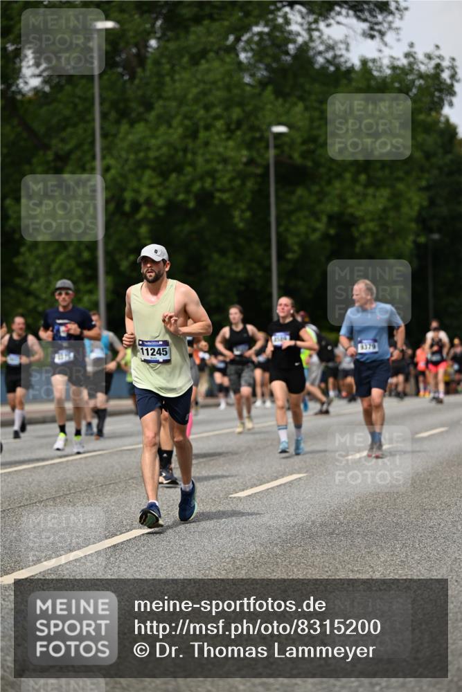 29.06.2025 - hella hamburg halbmarathon Dr. Thomas Lammeyer http://msf.ph/oto/8315200 29.06.2025 10:38:43 Kennedybrücke 1025, 1705, 2355, 2376, 2510, 2511, 2751, 2801, 3145, 3420, 3829, 4479, 4540, 4942, 5609, 6034, 6105, 6171, 6310, 6329, 6718, 6727, 6843, 7299, 7644, 8021, 8202, 8589, 8965, 9379, 9448, 9514, 10674, 11122, 11245 meine-sportfotos.de