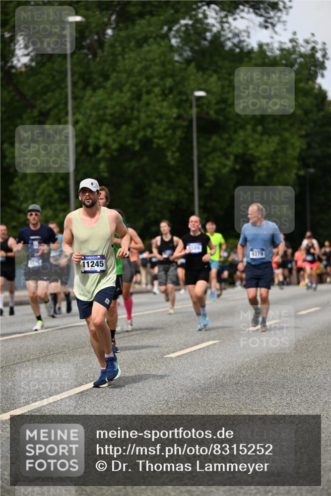 29.06.2025 - hella hamburg halbmarathon Dr. Thomas Lammeyer http://msf.ph/oto/8315252 29.06.2025 10:38:44 Kennedybrücke 1025, 1705, 2355, 2376, 2510, 2511, 2751, 2801, 3145, 3420, 3829, 4479, 4540, 4942, 5453, 5609, 6034, 6105, 6171, 6310, 6329, 6718, 6727, 6843, 7299, 7644, 8021, 8589, 8965, 9379, 9448, 9514, 10674, 11122, 11245 meine-sportfotos.de