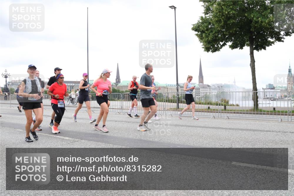 29.06.2025 - hella hamburg halbmarathon Lena Gebhardt http://msf.ph/oto/8315282 29.06.2025 10:56:47 Lombardsbrücke 18047, 1047, 1113, 1207, 2143, 2307, 2871, 2887, 2915, 2932, 2991, 3348, 3387, 3418, 3438, 3470, 3485, 3516, 3517, 3520, 3614, 3675, 3676, 3953, 3987, 4094, 4118, 4568, 4569, 4773, 5237, 5438, 5589, 5693, 5757, 5911, 5944, 6284, 6348, 6349, 6690, 6981, 7090, 7307, 7381, 7416, 7417, 7711, 7964, 8108, 8150, 8197, 8546, 8606, 8766, 8939, 8943, 9172, 9210, 9298, 9299, 9383, 9910, 9948, 9953, 10555, 10569, 10571 meine-sportfotos.de