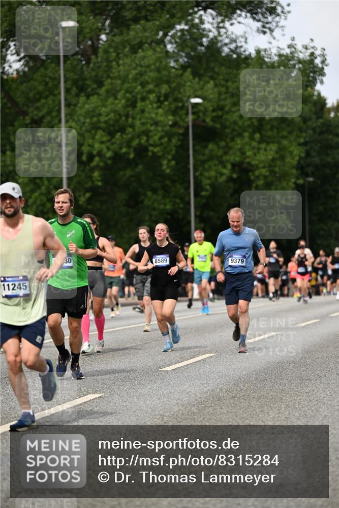 29.06.2025 - hella hamburg halbmarathon Dr. Thomas Lammeyer http://msf.ph/oto/8315284 29.06.2025 10:38:44 Kennedybrücke 1025, 1705, 2355, 2376, 2510, 2511, 2751, 2801, 3145, 3420, 3829, 4479, 4540, 4942, 5453, 5609, 6034, 6105, 6171, 6310, 6329, 6718, 6727, 6843, 7299, 7644, 8021, 8589, 8965, 9379, 9448, 9514, 10674, 11122, 11245 meine-sportfotos.de
