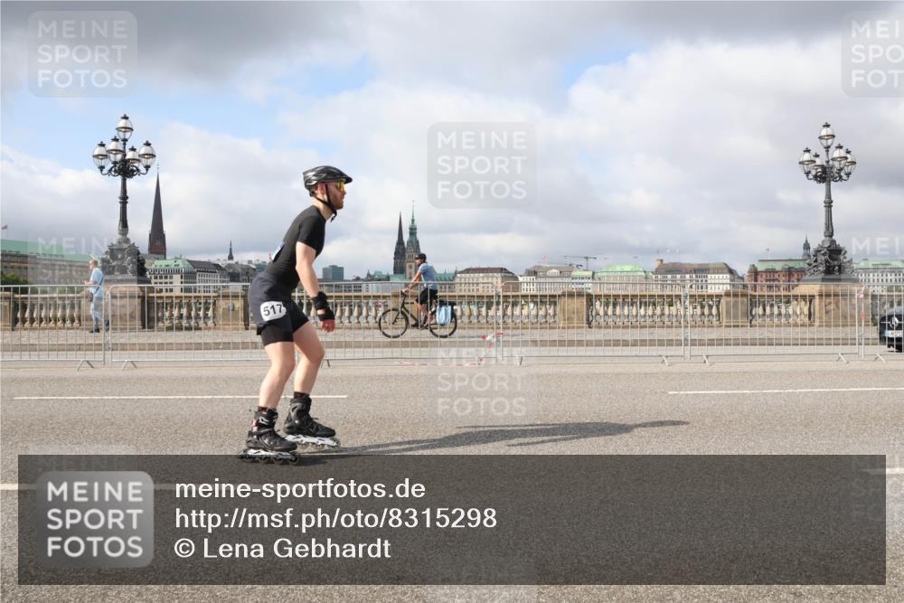 29.06.2025 - hella hamburg halbmarathon Lena Gebhardt http://msf.ph/oto/8315298 29.06.2025 09:07:31 Lombardsbrücke 517 meine-sportfotos.de