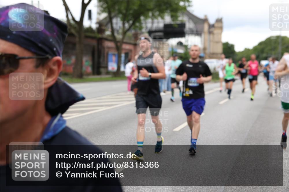 29.06.2025 - hella hamburg halbmarathon Yannick Fuchs http://msf.ph/oto/8315366 29.06.2025 10:50:45 20KM 1485, 1583, 1955, 2034, 2676, 2741, 3413, 3435, 3836, 4167, 4940, 5033, 5418, 5492, 6399, 6416, 6835, 7716, 8393, 8542, 8652, 8669, 8825, 9488, 9727, 9820, 9907, 9934, 10133, 10212, 11083, 11212, 11590, 11612, 12014, 12348, 12440, 12523, 12590, 12712, 13394, 13666, 13750, 13863, 14139, 14369, 14408, 14678, 15097, 15145, 15431, 15695, 15712, 15726, 16113, 16257, 16261, 16470, 16634, 17160, 17617, 17779, 18208, 18652, 18719, 18899, 19091, 19184 meine-sportfotos.de