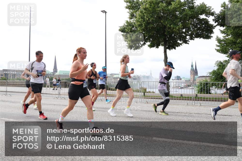 29.06.2025 - hella hamburg halbmarathon Lena Gebhardt http://msf.ph/oto/8315385 29.06.2025 10:22:17 Lombardsbrücke 888, 13, 1003, 1158, 1187, 1191, 1250, 1294, 1419, 1598, 1958, 1963, 2009, 2022, 2063, 2315, 2351, 2353, 2514, 2744, 2886, 3050, 3108, 3172, 3430, 3457, 3458, 3511, 3606, 3768, 3910, 3946, 3995, 4046, 4113, 4114, 4131, 4366, 4556, 4559, 4829, 4969, 4970, 5079, 5641, 5838, 6030, 6048, 6049, 6303, 6307, 6347, 6676, 6820, 6826, 6881, 6899, 6977, 7075, 7097, 7162, 7794, 8431, 8511, 8855, 8860, 8884, 8931, 8954, 8959, 9002, 9062 meine-sportfotos.de