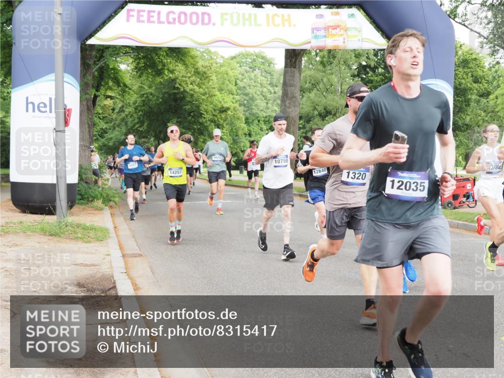 29.06.2025 - hella hamburg halbmarathon MichiJ http://msf.ph/oto/8315417 29.06.2025 10:36:32 Zwischen KM18-KM19 1320, 1537, 2516, 3976, 3985, 4183, 4185, 4933, 5024, 5460, 5705, 8302, 9126, 9638, 9649, 9965, 10053, 10750, 11467, 12035, 12840, 15519, 15917, 16000, 17127, 18350, 18598 meine-sportfotos.de