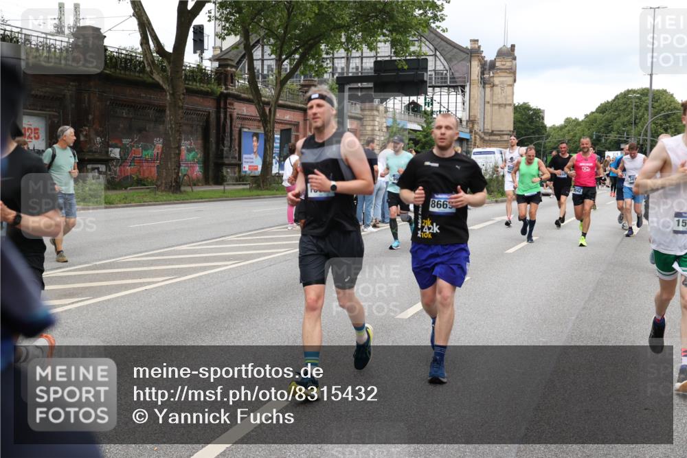 29.06.2025 - hella hamburg halbmarathon Yannick Fuchs http://msf.ph/oto/8315432 29.06.2025 10:50:45 20KM 1485, 1583, 1955, 2034, 2676, 2741, 3413, 3435, 3836, 4167, 4940, 5033, 5418, 5492, 6399, 6416, 6835, 7716, 8393, 8542, 8652, 8669, 8825, 9488, 9727, 9820, 9907, 9934, 10133, 10212, 11083, 11212, 11590, 11612, 12014, 12348, 12440, 12523, 12590, 12712, 13394, 13666, 13750, 13863, 14139, 14369, 14408, 14678, 15097, 15145, 15431, 15695, 15712, 15726, 16113, 16257, 16261, 16470, 16634, 17160, 17617, 17779, 18208, 18652, 18719, 18899, 19091, 19184 meine-sportfotos.de
