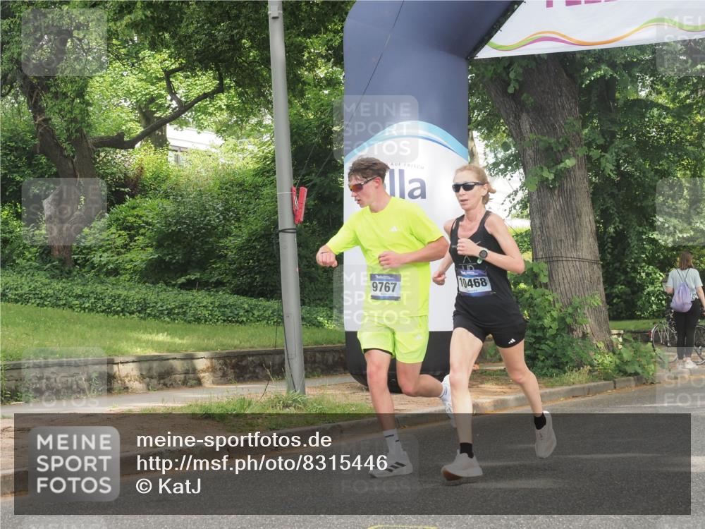 29.06.2025 - hella hamburg halbmarathon KatJ http://msf.ph/oto/8315446 29.06.2025 10:15:45 Zwischen KM18-KM19 4338, 8376 meine-sportfotos.de