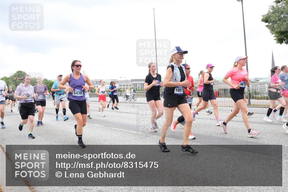 29.06.2025 - hella hamburg halbmarathon Lena Gebhardt http://msf.ph/oto/8315475 29.06.2025 10:56:48 Lombardsbrücke 14, 13108, 14711, 5438, 1057, 8047, 3675, 1047, 1113, 1207, 2143, 2307, 2871, 2887, 2915, 2932, 2991, 3348, 3387, 3418, 3438, 3470, 3485, 3516, 3517, 3520, 3614, 3675, 3676, 3953, 3987, 4094, 4118, 4241, 4568, 4569, 4773, 5237, 5438, 5589, 5693, 5911, 5944, 6284, 6348, 6349, 6690, 6981, 7090, 7307, 7381, 7416, 7417, 7711, 7964, 8039, 8108, 8150, 8197, 8546, 8606, 8766, 8939, 8943, 9172, 9210, 9298, 9299, 9383, 9910, 10555, 10569, 10571 meine-sportfotos.de