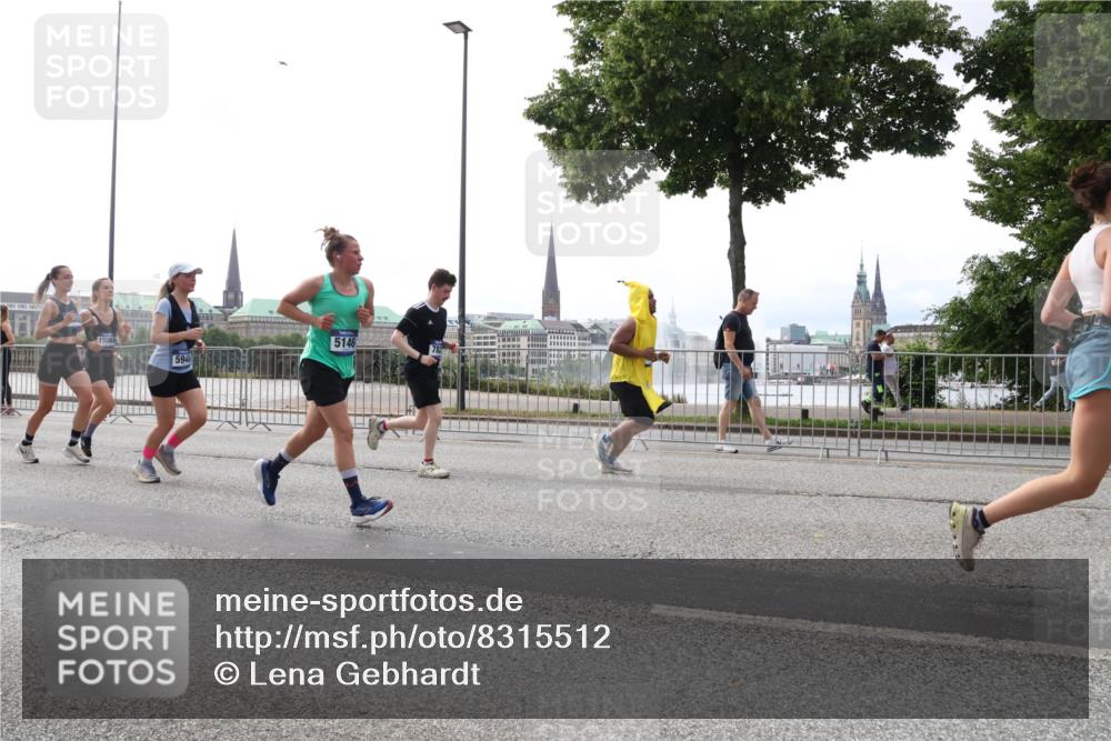 29.06.2025 - hella hamburg halbmarathon Lena Gebhardt http://msf.ph/oto/8315512 29.06.2025 10:37:25 Lombardsbrücke 15084, 5146, 5940, 1022, 1276, 1337, 1339, 1488, 1490, 1597, 1819, 2016, 2031, 2072, 2104, 2199, 2272, 2480, 2486, 2640, 2853, 3127, 3165, 3230, 3633, 3714, 4097, 4347, 4733, 5146, 5171, 5186, 5224, 5538, 5560, 5640, 5786, 5790, 5875, 5940, 6172, 6243, 6584, 6804, 6821, 6955, 7085, 7124, 7202, 7235, 7544, 7707, 7777, 7823, 8007, 8257, 8258, 8315, 8758, 8811, 8843, 9054, 9055, 9524, 10506, 12123, 12254, 12472, 12824, 16680, 17798 meine-sportfotos.de