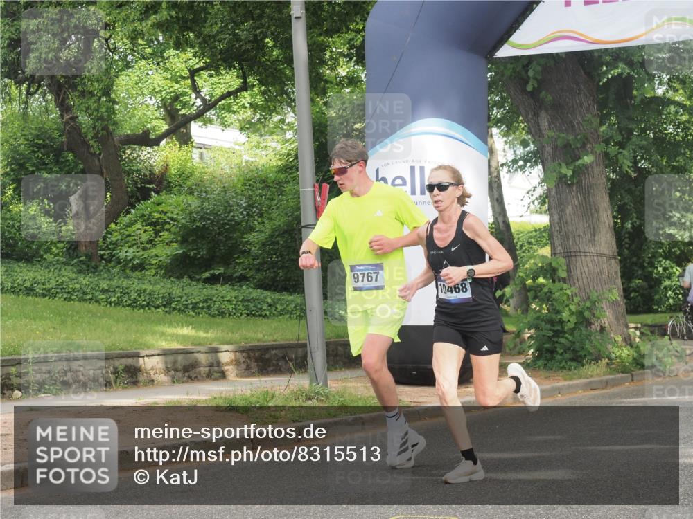 29.06.2025 - hella hamburg halbmarathon KatJ http://msf.ph/oto/8315513 29.06.2025 10:15:45 Zwischen KM18-KM19 4338, 8376 meine-sportfotos.de