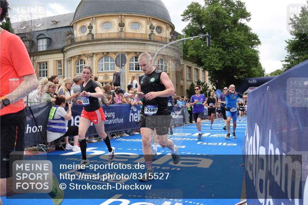 29.06.2025 - hella hamburg halbmarathon Strokosch-Dieckow http://msf.ph/oto/8315527 29.06.2025 10:57:47 Ziel 1715, 1719, 1972, 2034, 2806, 2883, 5391, 7138, 7269, 7833, 9820, 10133, 10599, 10703, 11394, 12440, 12523, 12774, 13376, 13523, 14737, 15349, 16418, 16517, 17201, 17455, 17543, 18492, 18508, 18727, 18985 meine-sportfotos.de