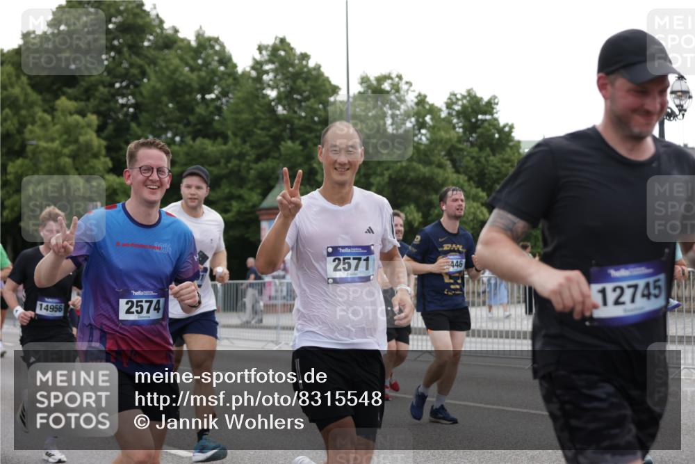 29.06.2025 - hella hamburg halbmarathon Jannik Wohlers http://msf.ph/oto/8315548 29.06.2025 10:38:49 Lombardsbrücke 1760, 1856, 1883, 2092, 2571, 2574, 2843, 2893, 2998, 3275, 3727, 3745, 4410, 4523, 4603, 4659, 4882, 6112, 6342, 6343, 6611, 7341, 7501, 7506, 7524, 7589, 7815, 8203, 8243, 8457, 9393, 9420, 9446, 9974, 9977, 10001, 10072, 10315, 10516, 10696, 10849, 11129, 11201, 11313, 11381, 11382, 11533, 11729, 12090, 12092, 12391, 12410, 12745, 13461, 13519, 13922, 14871, 14956, 15112, 15262, 15765, 16335, 16382, 16841, 16866, 16869, 16883, 16884, 17313, 17368, 17536 meine-sportfotos.de