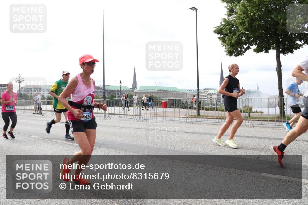 29.06.2025 - hella hamburg halbmarathon Lena Gebhardt http://msf.ph/oto/8315679 29.06.2025 10:22:19 Lombardsbrücke 6977, 458, 1510, 1003, 1187, 1294, 1419, 1598, 1963, 2009, 2022, 2063, 2351, 2479, 2514, 2744, 2886, 3050, 3108, 3172, 3430, 3457, 3458, 3511, 3606, 3768, 3910, 3946, 3995, 4046, 4113, 4114, 4131, 4366, 4556, 4559, 4829, 4969, 4970, 5079, 5641, 5798, 5838, 6030, 6048, 6049, 6303, 6307, 6347, 6676, 6820, 6826, 6881, 6899, 6977, 7097, 7162, 7794, 8431, 8511, 8855, 8860, 8884, 8931, 8954, 8959, 9002, 9062 meine-sportfotos.de