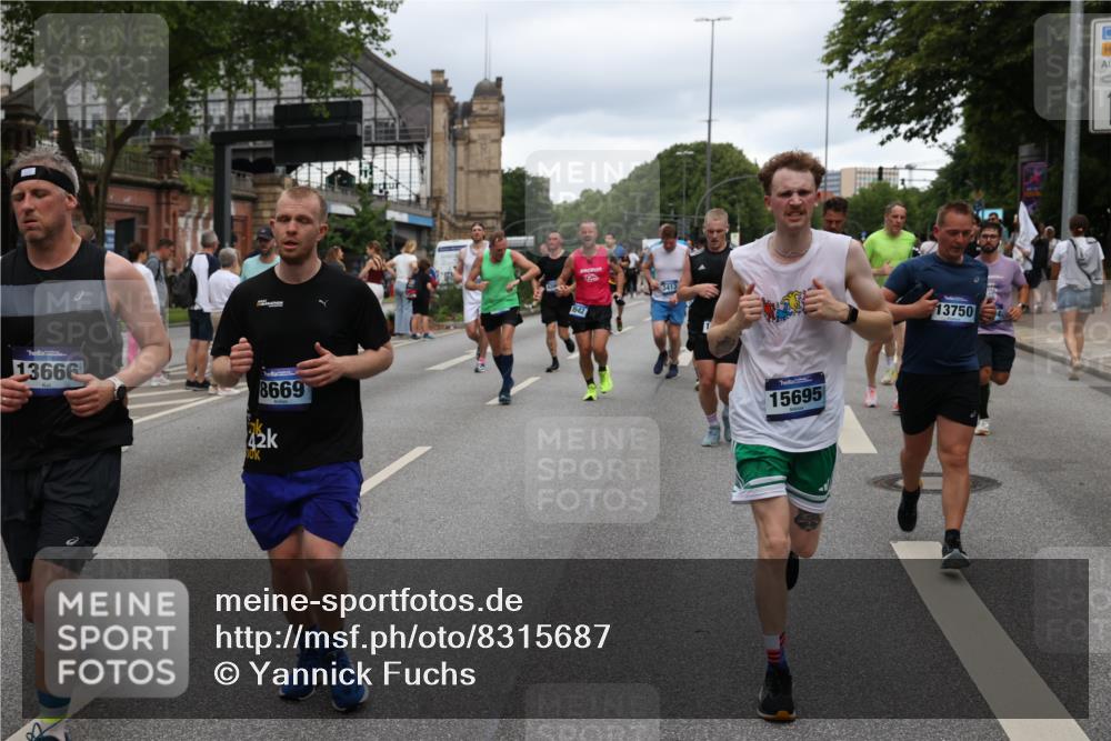 29.06.2025 - hella hamburg halbmarathon Yannick Fuchs http://msf.ph/oto/8315687 29.06.2025 10:50:45 20KM 1485, 1583, 1955, 2034, 2676, 2741, 3413, 3435, 3836, 4167, 4940, 5033, 5418, 5492, 6399, 6416, 6835, 7716, 8393, 8542, 8652, 8669, 8825, 9488, 9727, 9820, 9907, 9934, 10133, 10212, 11083, 11212, 11590, 11612, 12014, 12348, 12440, 12523, 12590, 12712, 13394, 13666, 13750, 13863, 14139, 14369, 14408, 14678, 15097, 15145, 15431, 15695, 15712, 15726, 16113, 16257, 16261, 16470, 16634, 17160, 17617, 17779, 18208, 18652, 18719, 18899, 19091, 19184 meine-sportfotos.de