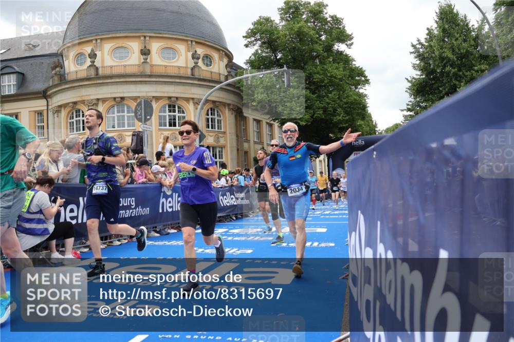 29.06.2025 - hella hamburg halbmarathon Strokosch-Dieckow http://msf.ph/oto/8315697 29.06.2025 10:57:49 Ziel 1719, 1972, 2025, 2034, 2806, 2883, 3093, 3575, 5391, 7138, 7159, 7189, 7269, 7833, 9820, 10133, 10599, 10703, 11394, 12440, 12523, 13376, 14737, 14881, 15349, 16418, 16517, 17201, 17455, 17543, 18492, 18508, 18727 meine-sportfotos.de