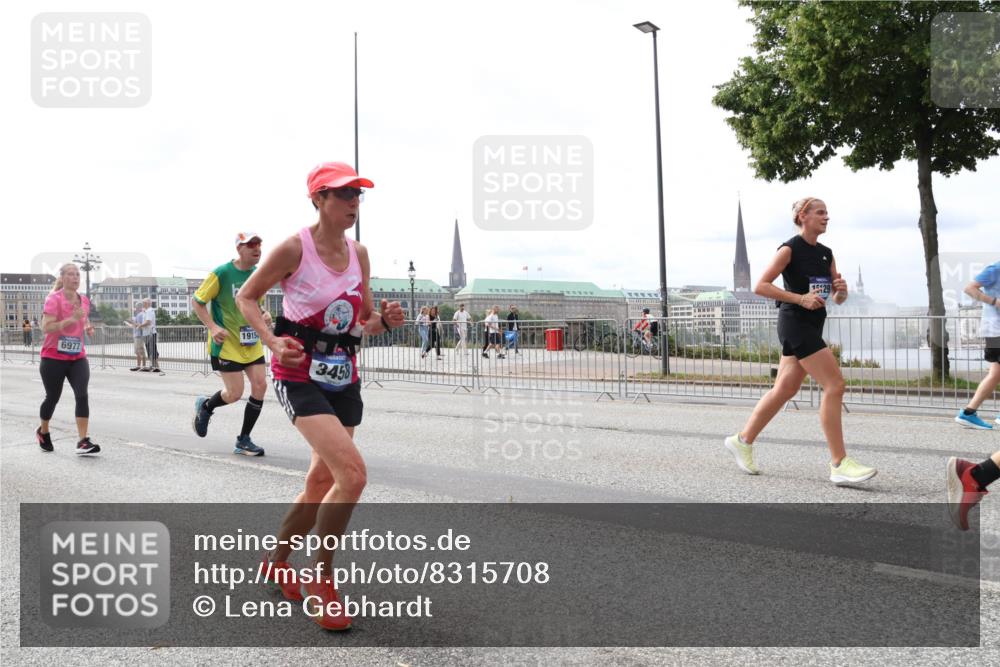 29.06.2025 - hella hamburg halbmarathon Lena Gebhardt http://msf.ph/oto/8315708 29.06.2025 10:22:19 Lombardsbrücke 6977, 1915, 3458, 15420, 1003, 1187, 1294, 1419, 1598, 1963, 2009, 2022, 2063, 2351, 2479, 2514, 2744, 2886, 3050, 3108, 3172, 3430, 3457, 3458, 3511, 3606, 3768, 3910, 3946, 3995, 4046, 4113, 4114, 4131, 4366, 4556, 4559, 4829, 4969, 4970, 5079, 5641, 5798, 5838, 6030, 6048, 6049, 6303, 6307, 6347, 6676, 6820, 6826, 6881, 6899, 6977, 7097, 7162, 7794, 8431, 8511, 8855, 8860, 8884, 8931, 8954, 8959, 9002, 9062 meine-sportfotos.de