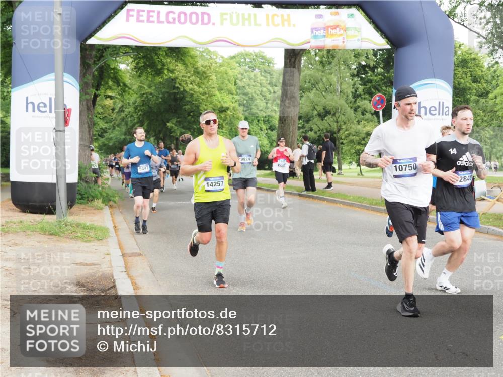 29.06.2025 - hella hamburg halbmarathon MichiJ http://msf.ph/oto/8315712 29.06.2025 10:36:34 Zwischen KM18-KM19 1320, 2516, 3985, 4183, 4185, 4933, 5460, 5705, 8302, 9126, 9638, 9649, 9924, 9965, 10053, 10750, 11467, 12035, 12840, 14257, 16000, 17127, 17753, 18350, 18598 meine-sportfotos.de