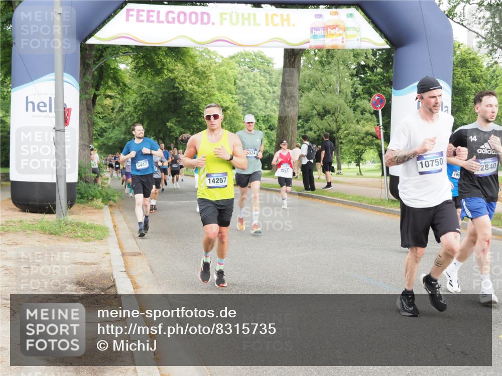 29.06.2025 - hella hamburg halbmarathon MichiJ http://msf.ph/oto/8315735 29.06.2025 10:36:34 Zwischen KM18-KM19 1320, 2516, 3985, 4183, 4185, 4933, 5460, 5705, 8302, 9126, 9638, 9649, 9924, 9965, 10053, 10750, 11467, 12035, 12840, 14257, 16000, 17127, 17753, 18350, 18598 meine-sportfotos.de