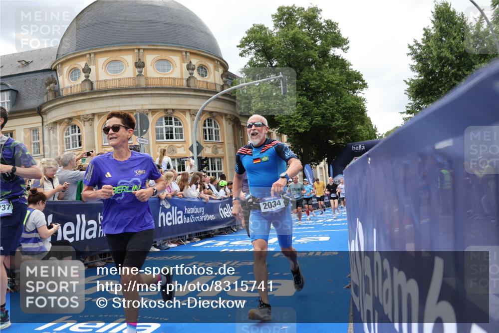 29.06.2025 - hella hamburg halbmarathon Strokosch-Dieckow http://msf.ph/oto/8315741 29.06.2025 10:57:49 Ziel 1719, 1972, 2025, 2034, 2806, 2883, 3093, 3575, 5391, 7138, 7159, 7189, 7269, 7833, 9820, 10133, 10599, 10703, 11394, 12440, 12523, 13376, 14737, 14881, 15349, 16418, 16517, 17201, 17455, 17543, 18492, 18508, 18727 meine-sportfotos.de