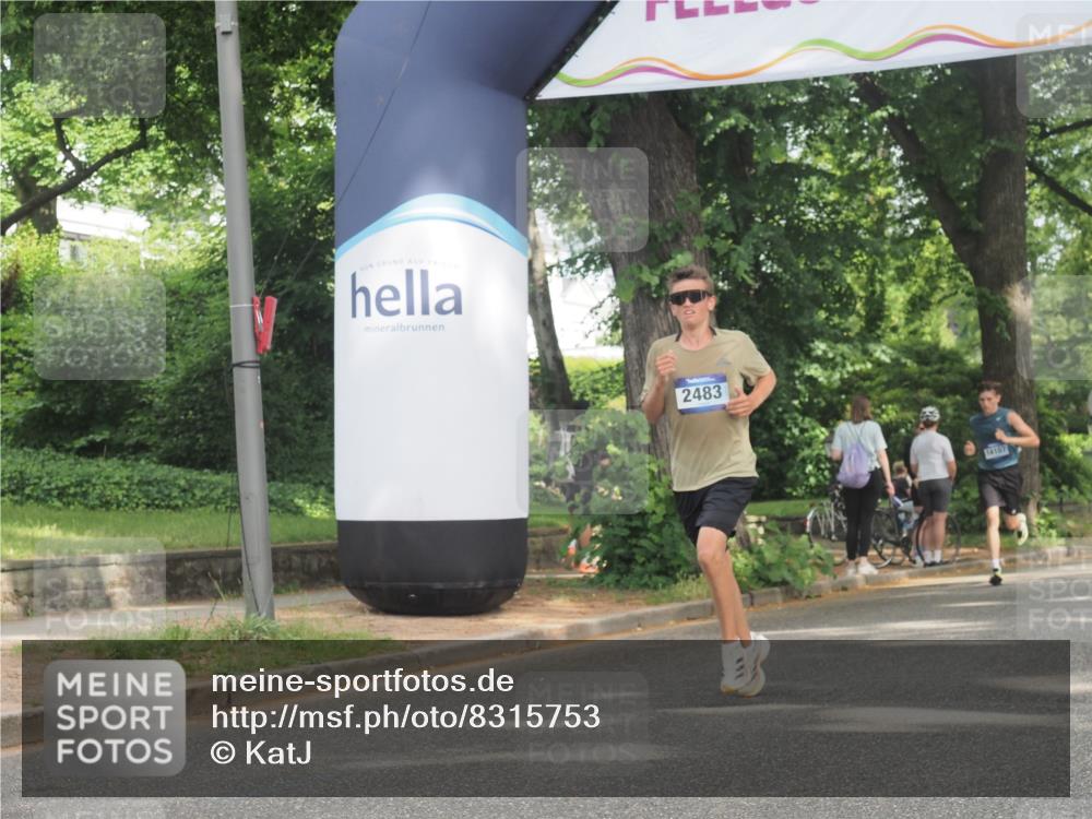 29.06.2025 - hella hamburg halbmarathon KatJ http://msf.ph/oto/8315753 29.06.2025 10:15:46 Zwischen KM18-KM19 2483, 4338, 8376 meine-sportfotos.de