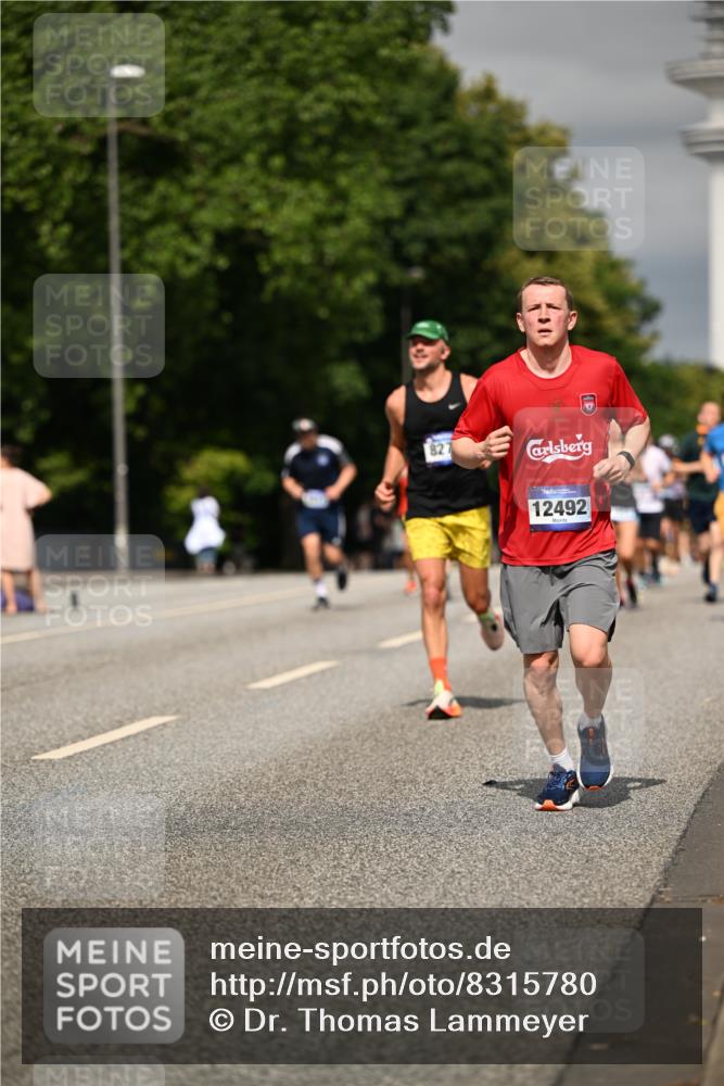 29.06.2025 - hella hamburg halbmarathon Dr. Thomas Lammeyer http://msf.ph/oto/8315780 29.06.2025 10:17:16 Kennedybrücke 1007, 1328, 1859, 2055, 2961, 2987, 3218, 3729, 4554, 4950, 5232, 5597, 5598, 6026, 7346, 7460, 8115, 8279, 8913, 9128, 9527, 10581 meine-sportfotos.de