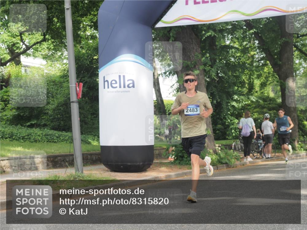 29.06.2025 - hella hamburg halbmarathon KatJ http://msf.ph/oto/8315820 29.06.2025 10:15:46 Zwischen KM18-KM19 2483, 4338, 8376 meine-sportfotos.de