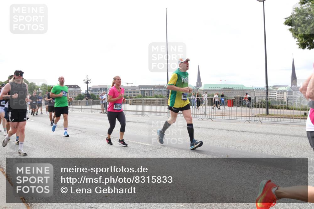 29.06.2025 - hella hamburg halbmarathon Lena Gebhardt http://msf.ph/oto/8315833 29.06.2025 10:22:19 Lombardsbrücke 436, 9510, 419, 6977, 191, 1003, 1187, 1294, 1419, 1598, 1963, 2009, 2022, 2063, 2351, 2479, 2514, 2744, 2886, 3050, 3108, 3172, 3430, 3457, 3458, 3511, 3606, 3768, 3910, 3946, 3995, 4046, 4113, 4114, 4131, 4366, 4556, 4559, 4829, 4969, 4970, 5079, 5641, 5798, 5838, 6030, 6048, 6049, 6303, 6307, 6347, 6676, 6820, 6826, 6881, 6899, 6977, 7097, 7162, 7794, 8431, 8511, 8855, 8860, 8884, 8931, 8954, 8959, 9002, 9062 meine-sportfotos.de