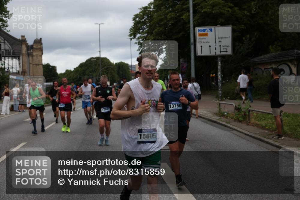 29.06.2025 - hella hamburg halbmarathon Yannick Fuchs http://msf.ph/oto/8315859 29.06.2025 10:50:46 20KM 1485, 1583, 1955, 2034, 2676, 2741, 3413, 3435, 3836, 4167, 4940, 5033, 5418, 5492, 6272, 6399, 6416, 6835, 7716, 8393, 8542, 8652, 8669, 8825, 9488, 9727, 9820, 9907, 9934, 10133, 10212, 11083, 11212, 11590, 11612, 12014, 12348, 12440, 12523, 12590, 12712, 13394, 13666, 13750, 13863, 14139, 14369, 14408, 14678, 15097, 15145, 15431, 15695, 15712, 15726, 16113, 16257, 16261, 16470, 16634, 17160, 17617, 17779, 18208, 18652, 18719, 18899, 19091, 19184 meine-sportfotos.de
