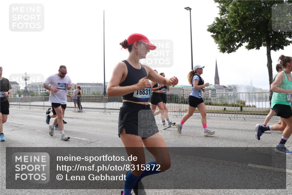 29.06.2025 - hella hamburg halbmarathon Lena Gebhardt http://msf.ph/oto/8315872 29.06.2025 10:37:25 Lombardsbrücke 19, 14915, 16831, 15084, 1022, 1276, 1337, 1339, 1488, 1490, 1597, 1819, 2016, 2031, 2072, 2104, 2199, 2272, 2480, 2486, 2640, 2853, 3127, 3165, 3230, 3633, 3714, 4097, 4347, 4733, 5146, 5171, 5186, 5224, 5538, 5560, 5640, 5786, 5790, 5875, 5940, 6172, 6243, 6584, 6804, 6821, 6955, 7085, 7124, 7202, 7235, 7544, 7707, 7777, 7823, 8007, 8257, 8258, 8315, 8758, 8811, 8843, 9054, 9055, 9524, 10506, 12123, 12254, 12472, 12824, 16680, 17798 meine-sportfotos.de