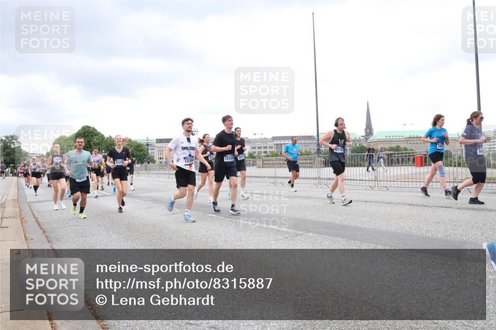 29.06.2025 - hella hamburg halbmarathon Lena Gebhardt http://msf.ph/oto/8315887 29.06.2025 10:56:51 Lombardsbrücke 13834, 9210, 6349, 12354, 12328, 3517, 9910, 1047, 1207, 2143, 2307, 2871, 2887, 2915, 2932, 2991, 3348, 3387, 3418, 3438, 3470, 3485, 3516, 3517, 3520, 3614, 3675, 3676, 3953, 3987, 4094, 4118, 4241, 4485, 4568, 4569, 4611, 4773, 5057, 5237, 5438, 5589, 5911, 5944, 6053, 6284, 6348, 6349, 6690, 6832, 6981, 7090, 7307, 7381, 7416, 7417, 7592, 7711, 7964, 8039, 8108, 8150, 8197, 8224, 8546, 8606, 8679, 8766, 8939, 8943, 9172, 9210, 9298, 9299, 9383, 9910, 10555, 10569, 10571 meine-sportfotos.de