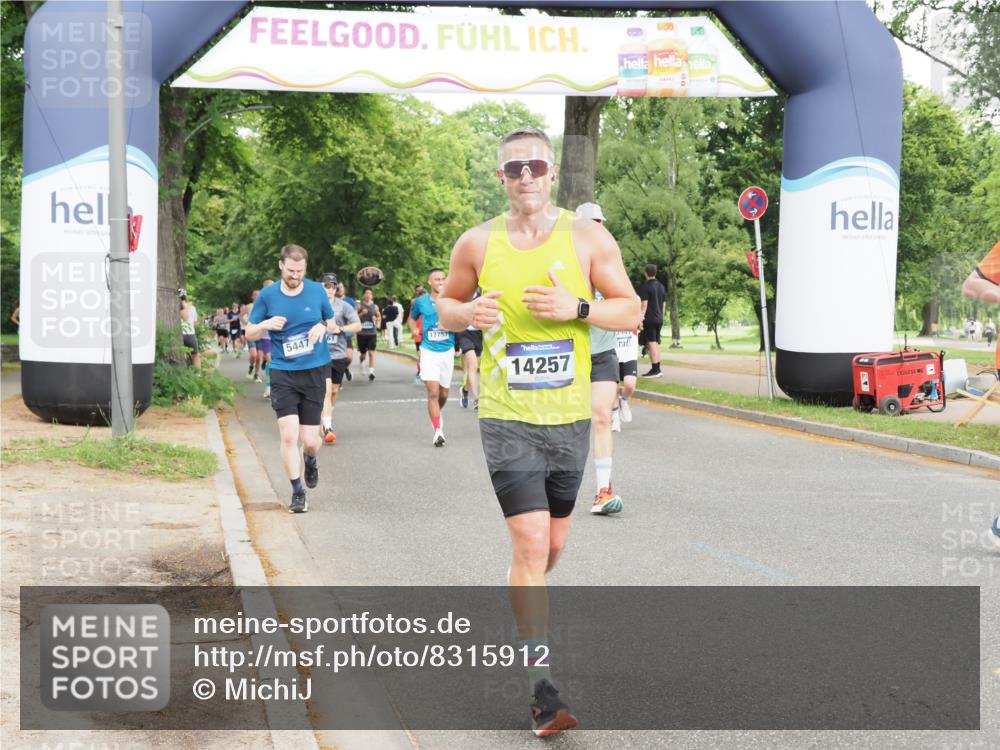29.06.2025 - hella hamburg halbmarathon MichiJ http://msf.ph/oto/8315912 29.06.2025 10:36:35 Zwischen KM18-KM19 1320, 3947, 3985, 4185, 4933, 5447, 5705, 8302, 9126, 9638, 9924, 9965, 10053, 10750, 11467, 12035, 12840, 14257, 15981, 16000, 17127, 17753, 18350, 18598 meine-sportfotos.de