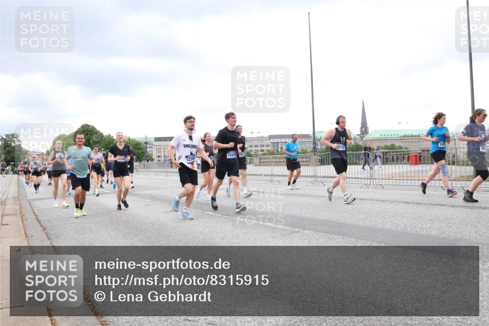 29.06.2025 - hella hamburg halbmarathon Lena Gebhardt http://msf.ph/oto/8315915 29.06.2025 10:56:51 Lombardsbrücke 349, 1235, 12328, 3516, 9210, 1047, 1207, 2143, 2307, 2871, 2887, 2915, 2932, 2991, 3348, 3387, 3418, 3438, 3470, 3485, 3516, 3517, 3520, 3614, 3675, 3676, 3953, 3987, 4094, 4118, 4241, 4485, 4568, 4569, 4611, 4773, 5057, 5237, 5438, 5589, 5911, 5944, 6053, 6284, 6348, 6349, 6690, 6832, 6981, 7090, 7307, 7381, 7416, 7417, 7592, 7711, 7964, 8039, 8108, 8150, 8197, 8224, 8546, 8606, 8679, 8766, 8939, 8943, 9172, 9210, 9298, 9299, 9383, 9910, 10555, 10569, 10571 meine-sportfotos.de
