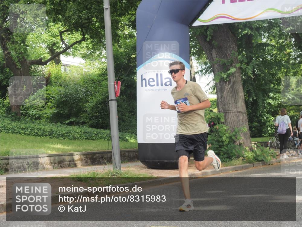 29.06.2025 - hella hamburg halbmarathon KatJ http://msf.ph/oto/8315983 29.06.2025 10:15:46 Zwischen KM18-KM19 2483, 4338, 8376 meine-sportfotos.de