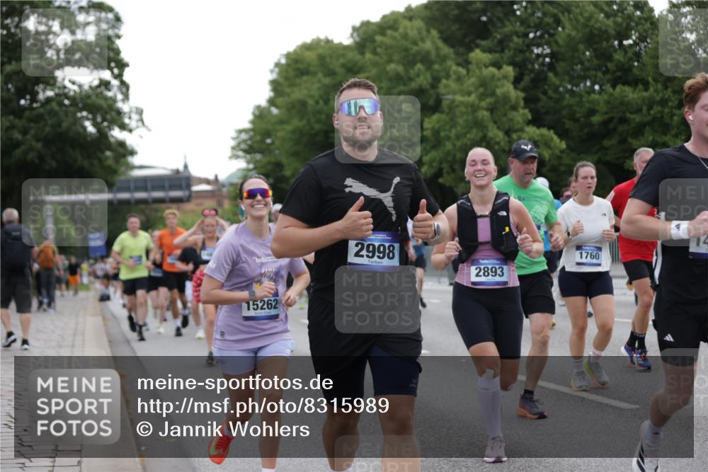 29.06.2025 - hella hamburg halbmarathon Jannik Wohlers http://msf.ph/oto/8315989 29.06.2025 10:38:50 Lombardsbrücke 1760, 1856, 1883, 2092, 2571, 2574, 2843, 2893, 2998, 3275, 3727, 3745, 4410, 4523, 4603, 4659, 4882, 6112, 6342, 6343, 6611, 7341, 7501, 7506, 7524, 7589, 7815, 8203, 8243, 8457, 9393, 9420, 9446, 9974, 9977, 10001, 10072, 10315, 10516, 10696, 10849, 11129, 11201, 11313, 11381, 11382, 11533, 11729, 12090, 12092, 12391, 12410, 12745, 13461, 13519, 13922, 14871, 14956, 15112, 15262, 15536, 15765, 16335, 16382, 16841, 16866, 16869, 16883, 16884, 17313, 17368, 17536 meine-sportfotos.de