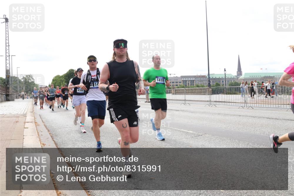 29.06.2025 - hella hamburg halbmarathon Lena Gebhardt http://msf.ph/oto/8315991 29.06.2025 10:22:20 Lombardsbrücke 4366, 2314, 1419, 1003, 1187, 1294, 1419, 1598, 1963, 2009, 2022, 2063, 2351, 2479, 2514, 2744, 2886, 3050, 3108, 3172, 3430, 3457, 3458, 3511, 3606, 3768, 3910, 3946, 3995, 4046, 4113, 4114, 4131, 4366, 4556, 4559, 4829, 4969, 4970, 5079, 5641, 5798, 5838, 6030, 6048, 6049, 6303, 6307, 6347, 6676, 6820, 6826, 6881, 6899, 6977, 7097, 7162, 7276, 7794, 8355, 8431, 8511, 8855, 8860, 8884, 8931, 8954, 9002, 9062 meine-sportfotos.de