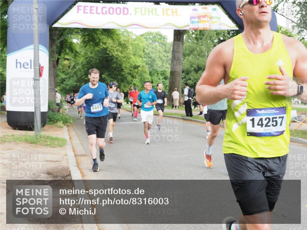 29.06.2025 - hella hamburg halbmarathon MichiJ http://msf.ph/oto/8316003 29.06.2025 10:36:35 Zwischen KM18-KM19 1320, 3947, 3985, 4185, 4933, 5447, 5705, 8302, 9126, 9638, 9924, 9965, 10053, 10750, 11467, 12035, 12840, 14257, 15981, 16000, 17127, 17753, 18350, 18598 meine-sportfotos.de