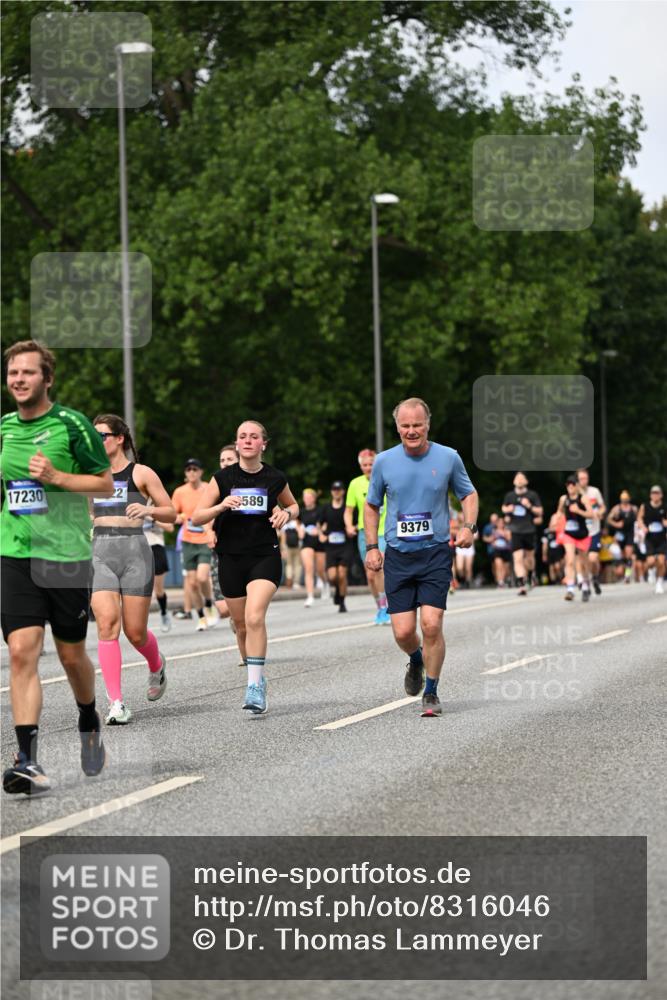 29.06.2025 - hella hamburg halbmarathon Dr. Thomas Lammeyer http://msf.ph/oto/8316046 29.06.2025 10:38:45 Kennedybrücke 2355, 2376, 2510, 2511, 2751, 2801, 3145, 3420, 3829, 4479, 4540, 4942, 5453, 5609, 6105, 6171, 6310, 6329, 6727, 6843, 7299, 7644, 8021, 8589, 8965, 9379, 9448, 9514, 10674, 11122, 11245 meine-sportfotos.de
